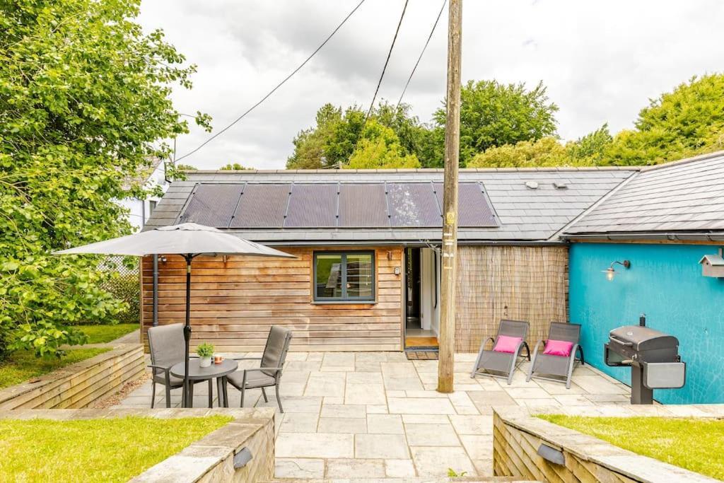 Cosy Cotswolds Retreat Near Bath & Castle Combe Apartment Chippenham  Bagian luar foto